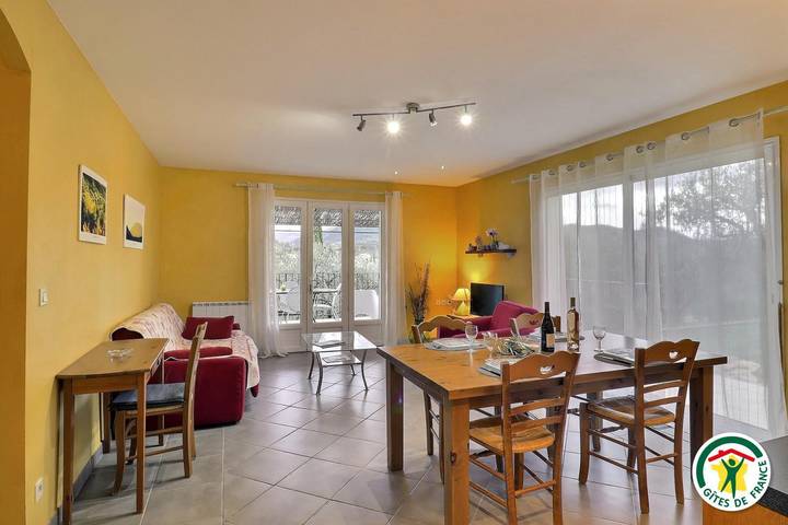 Gîte for 4 people, with garden and pool as well as terrace - 1
