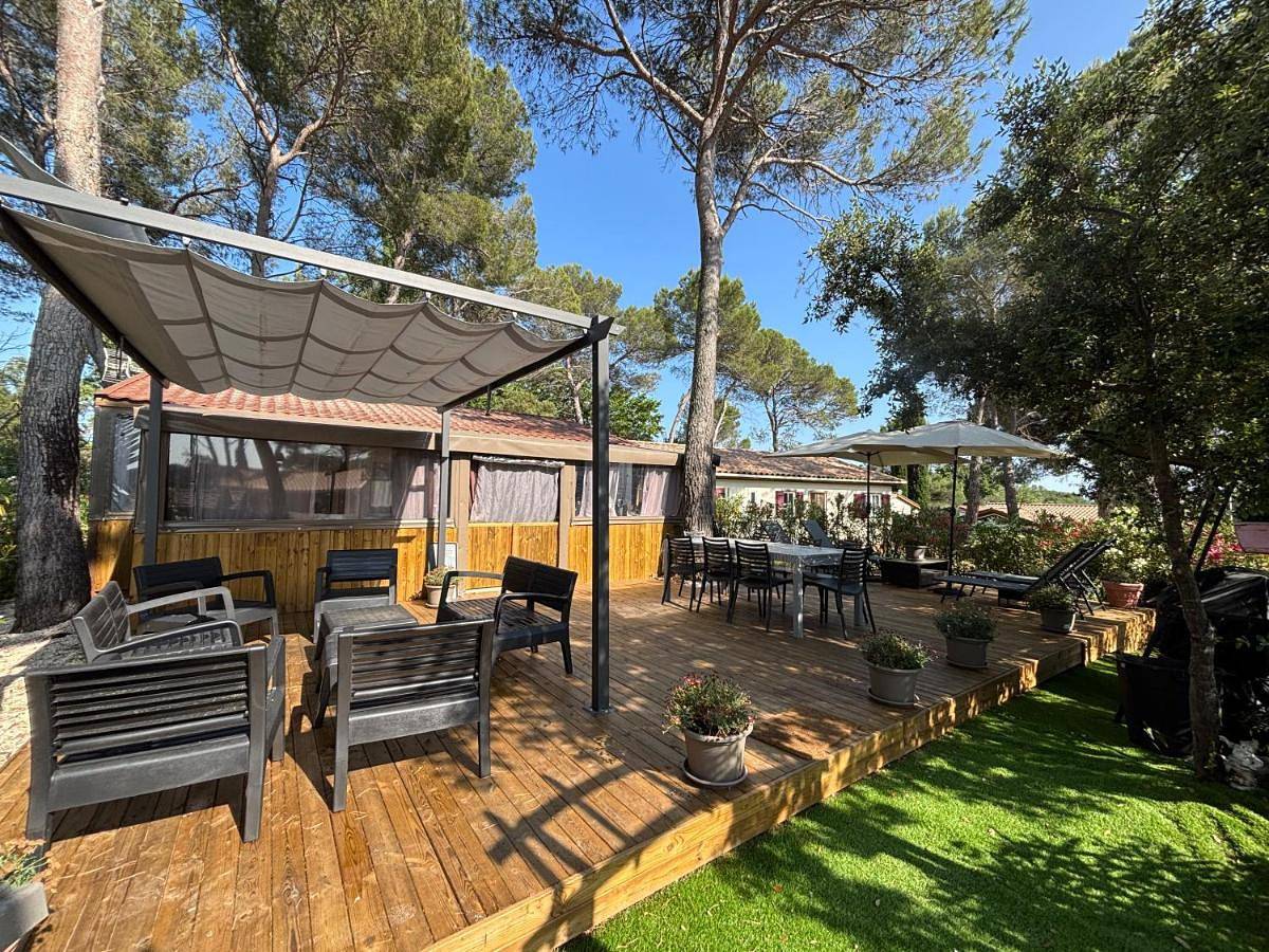 Le Chalet du Bonheur in Puget-sur-Argens, Côte méditerranéenne (France)