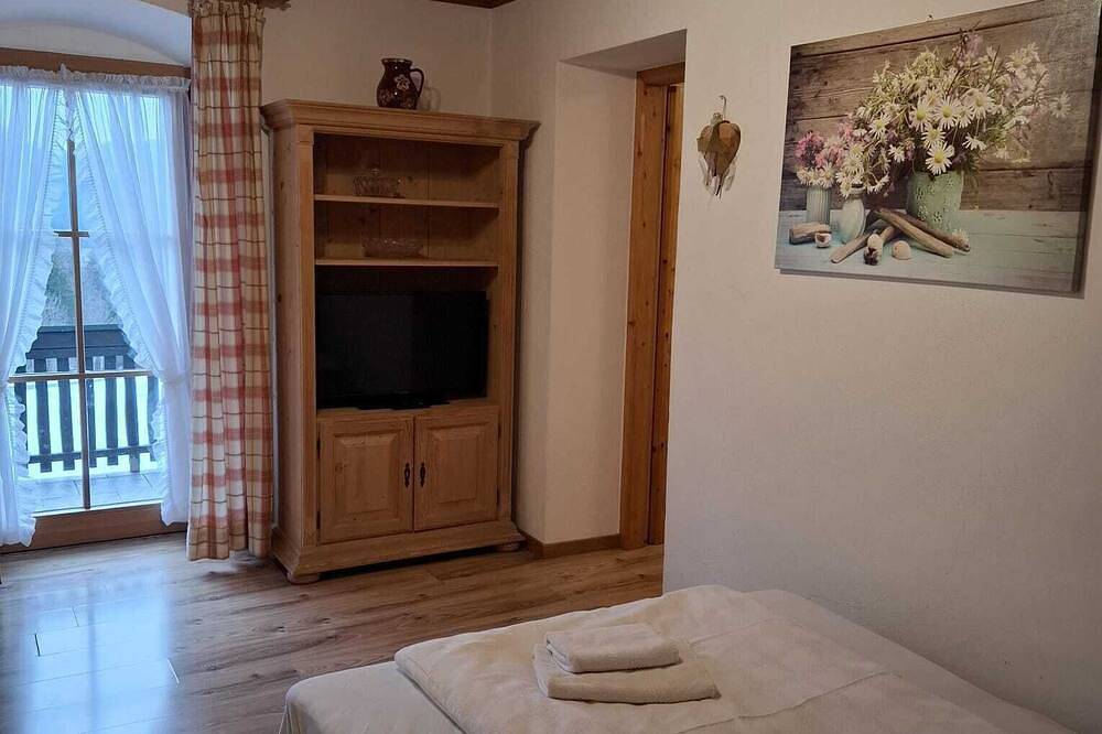 Ganze Wohnung, Ferienwohnung Hochplatte 32 m², 2-3 Personen, 1 sep. Schlafzimmer, Balkon, Wlan in Unterwössen, Bayerische Alpen