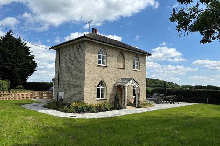 Holiday rental for 4 people, with terrace and garden as well as hot tub in Colchester