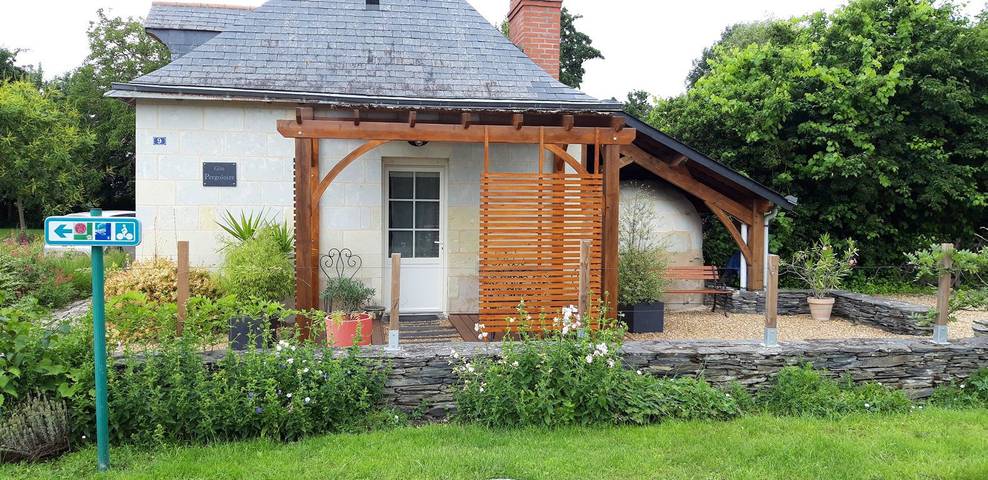Gîte pour 2 personnes, avec terrasse et jardin