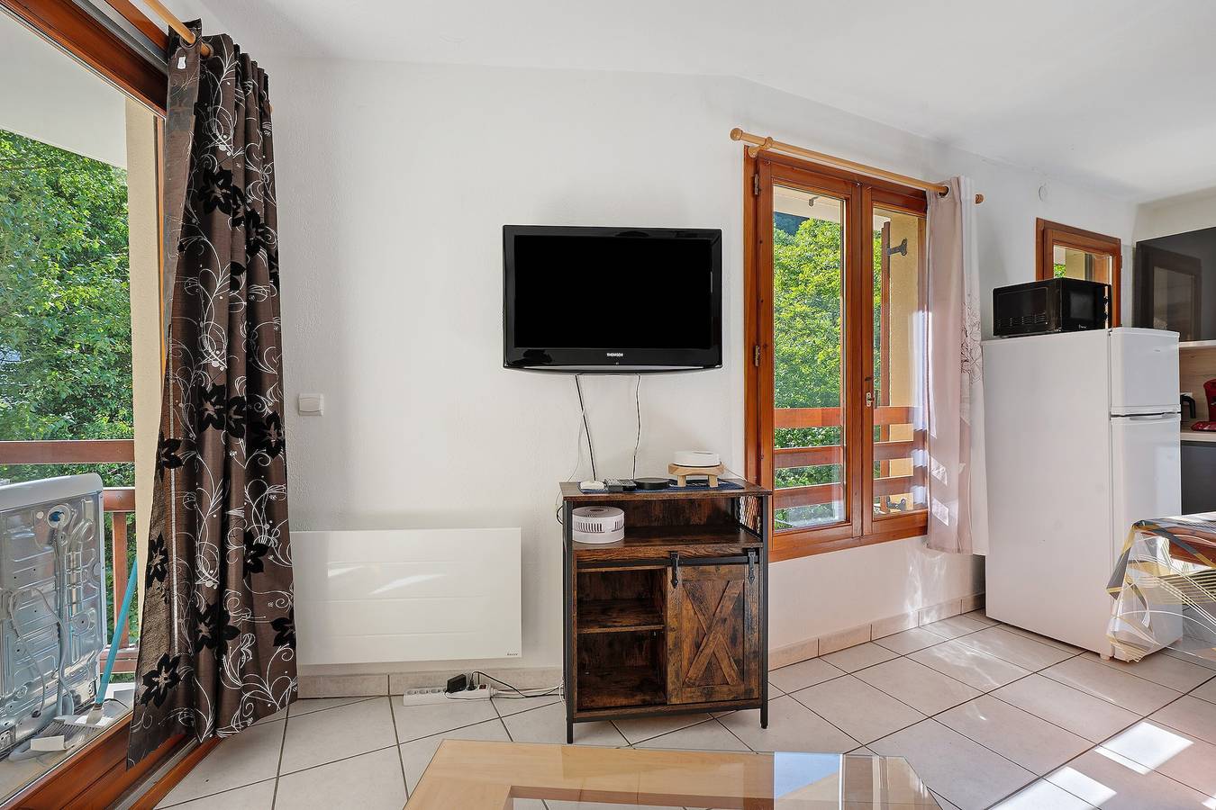 Entire apartment, “Bel Appartement Au Calme” with Balcony and Wi-Fi in Aigueblanche, Savoie