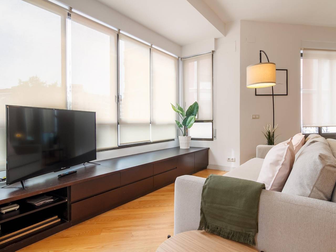 Ganze Ferienwohnung, Very bright in La Casilla in Bilbao, Bizkaia