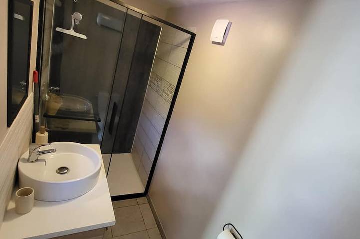 Gîte pour 2 personnes, avec Terrasse et Jardin à Lanloup - 3