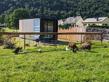 Gîte pour 2 personnes, avec terrasse et vue à Les Hautes-Rivières