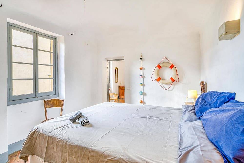 Entire apartment, Awesome apartment in Imperia with Wifi in Spiaggia d'Oro (Imperia), Imperia