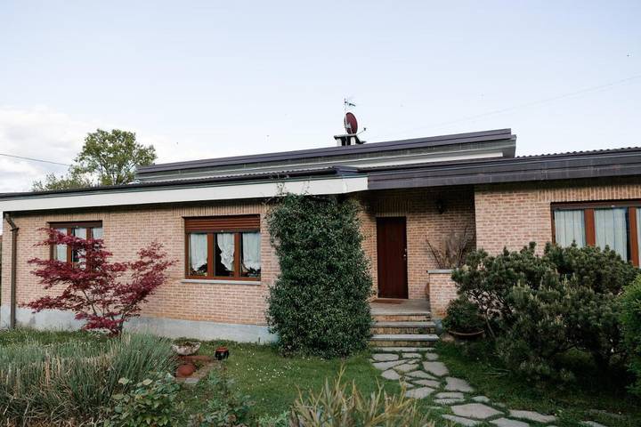 Cottage pour 2 personnes, avec jardin ainsi que vue et terrasse à Val della Torre