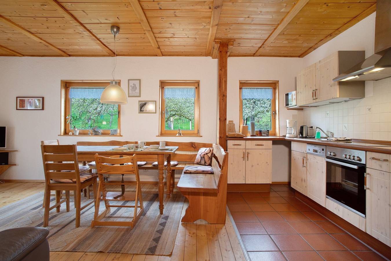 Ganze Wohnung, Ferienwohnung 'Schneckenhaus' mit Gemeinschaftsgarten, Balkon und Wlan in Ostrach, Region Bodensee-Oberschwaben