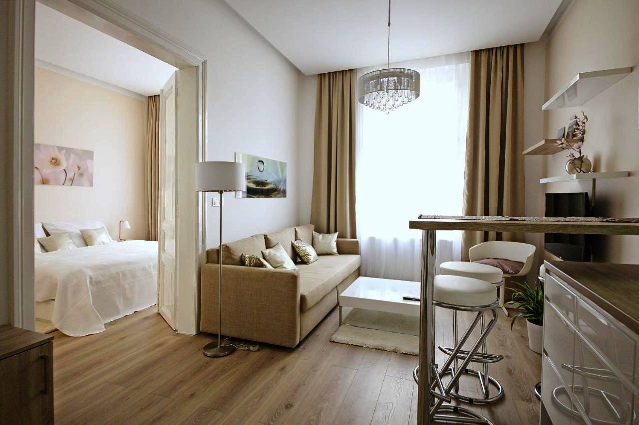 Geheel appartement, Luxury Center Apt. Charles bridge walking distance in Smíchov, Praag