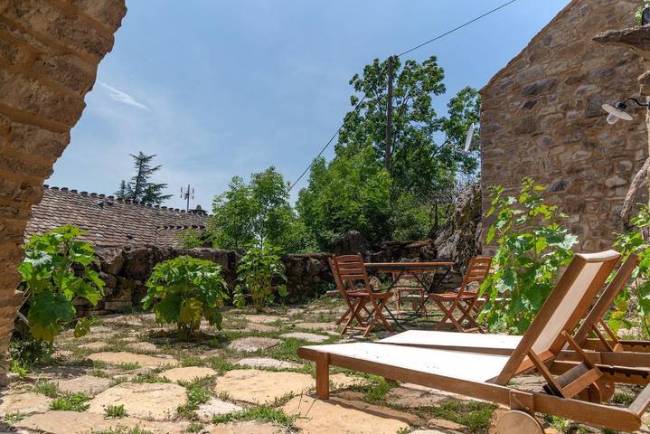 Gîte pour 6 personnes, avec terrasse dans les Gorges du Tarn - 2