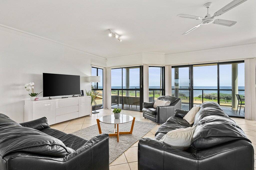 Mareblue Villa ~ Aldinga Beach - Panoramic views & perfect for the whole family in Aldinga Beach, City of Onkaparinga
