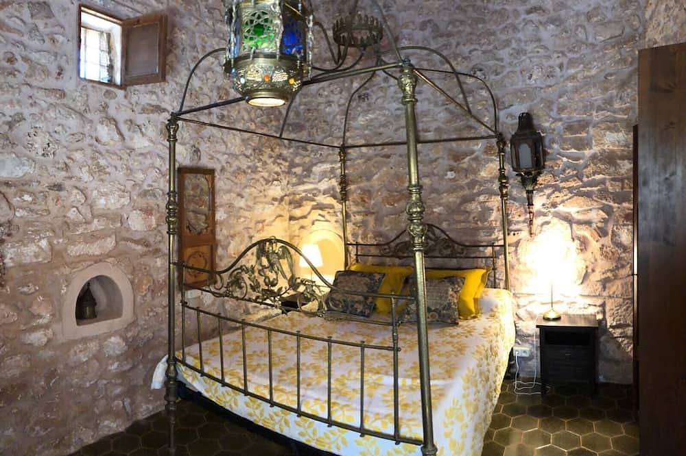 Typisches mallorquinisches Haus mit Pool in Santanyí, Mallorca Süden