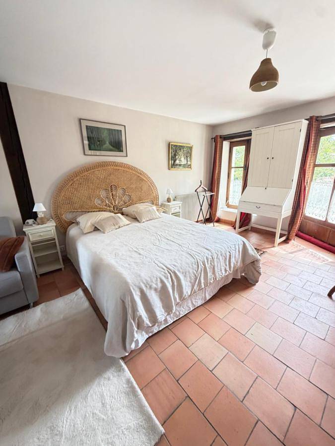 Location de vacances pour 5 personnes, avec jardin ainsi que vue et piscine à Abilly - 4