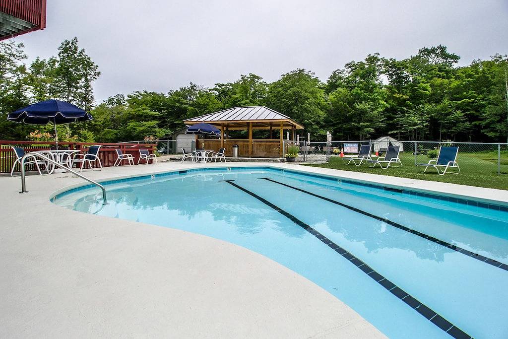 Ganze Wohnung, Ski-in/out condo with pool, hot tub, sauna & fast Wifi in Killington, Rutland County