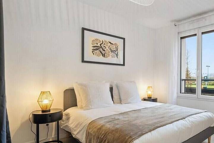 Ganze Wohnung, Apartment-Eigenes Badezimmer-Apartment-Gartenblick in Chessy, Seine-et-Marne