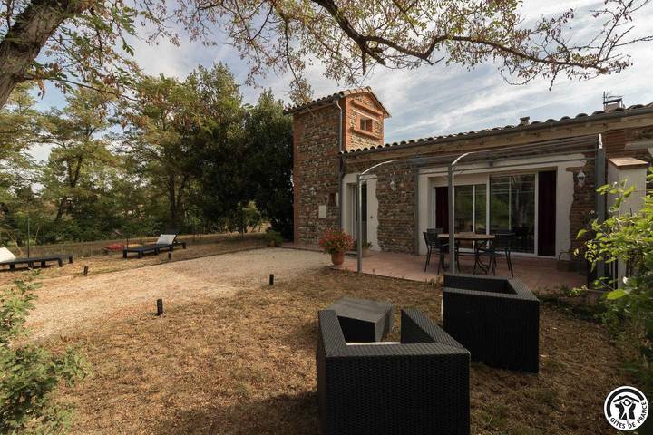 Gîte pour 4 personnes, avec Terrasse et Jardin