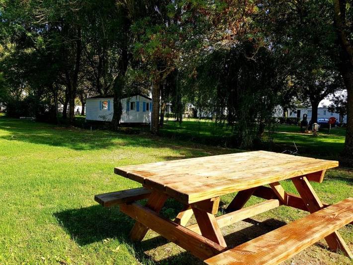 Location de vacances pour 4 personnes, avec piscine ainsi que bassin pour enfant et terrasse à Arces - 3