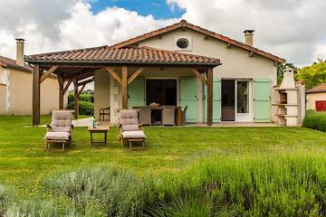 Maison de vacances pour 6 personnes, avec terrasse ainsi que piscine et jardin dans les Deux-Sèvres