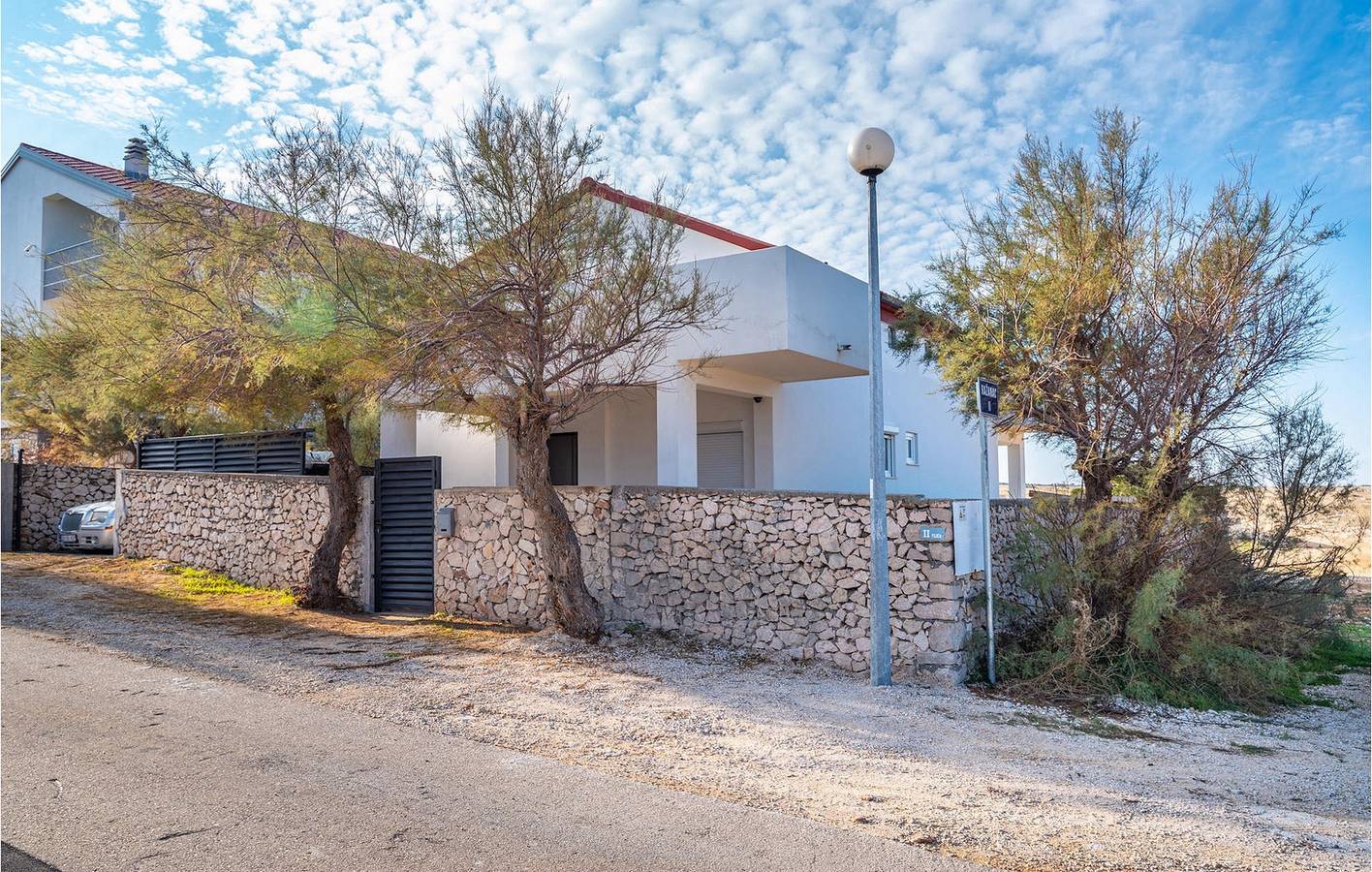 Gemütliche 2-Zimmer-Wohnung in der Nähe der Küste und des Stadtzentrums mit Pool und Parkplatz in Razanac, Zadar