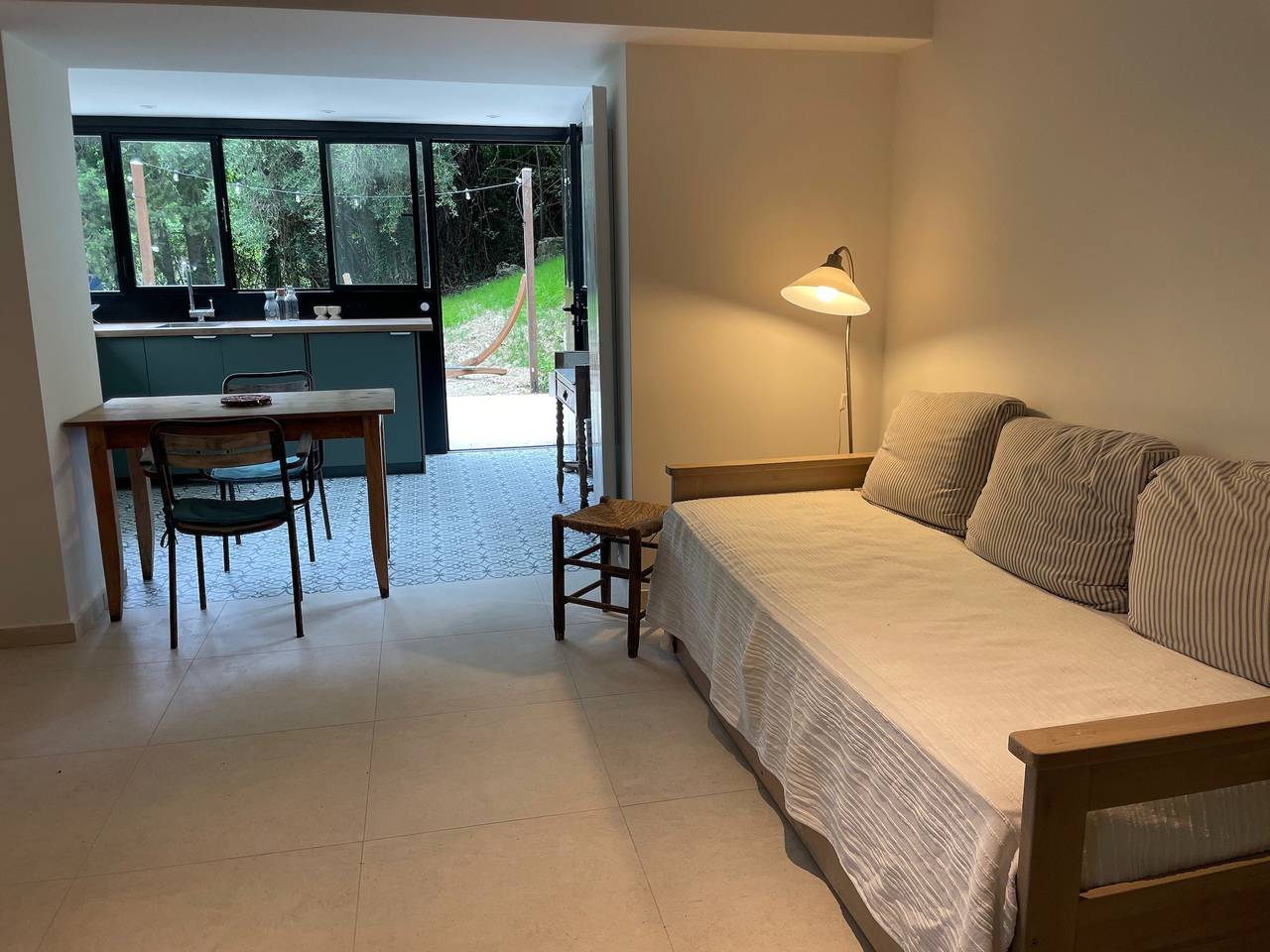 Ferienhaus 'La Bergerie' mit Bergblick, Gemeinschaftspool und Wlan in Le Bar-sur-Loup, Mittelmeerküste (Frankreich)