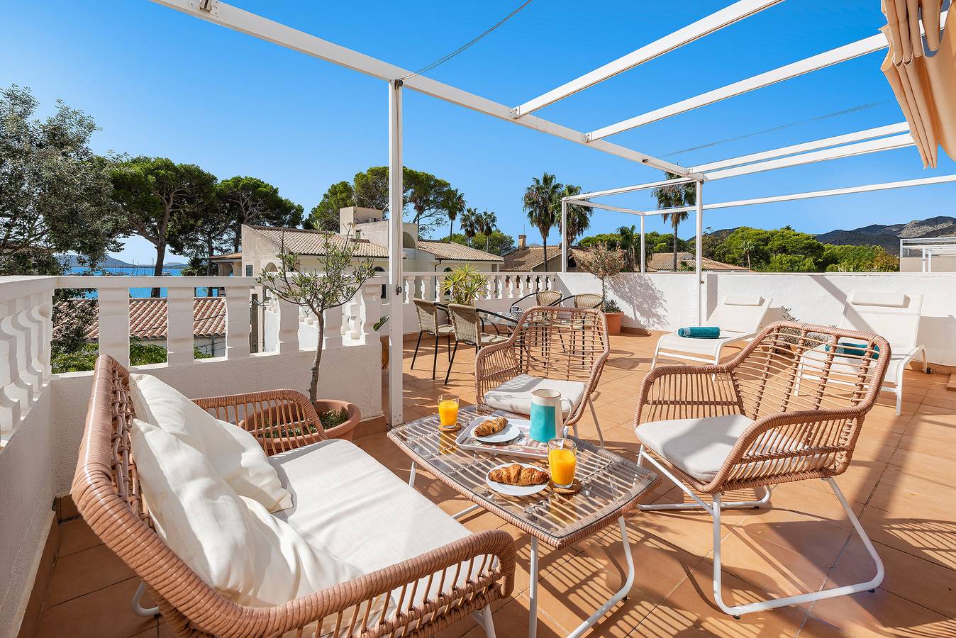 Entire apartment, Apt Faro pinewalk sea view in Port de Pollença, Pollença