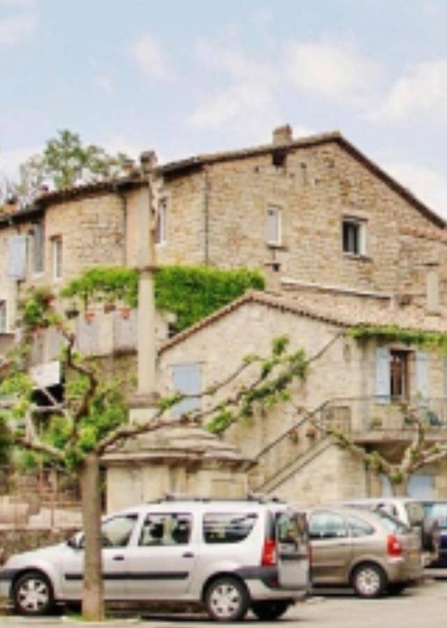 Gîte pour 25 personnes, avec balcon et vue, animaux acceptés à Chassiers - 2