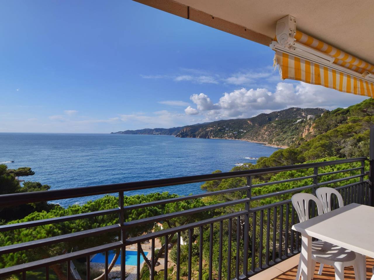 Apartamento entero, Apartamento tranquilo con vista al mar, piscina y parking en Sant Feliu de Guíxols in Cala del Vigatà (Sant Feliu de Guíxols), Sant Feliu de Guíxols