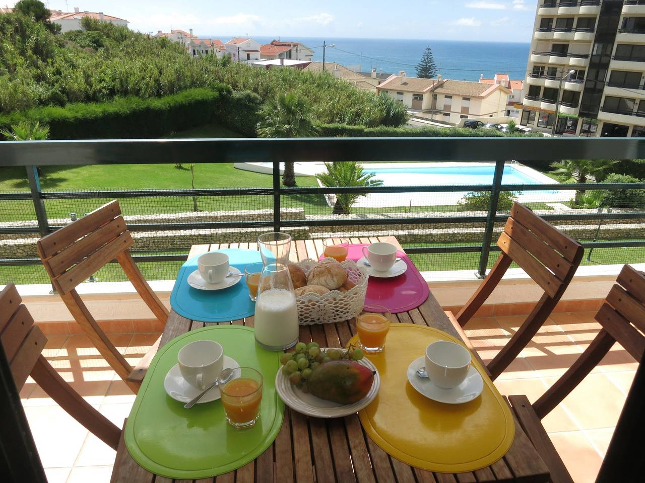 Casa Da Encosta: Shared Pool & Wi-Fi in Ericeira in Praia dos Pescadores (Ericeira), Ericeira