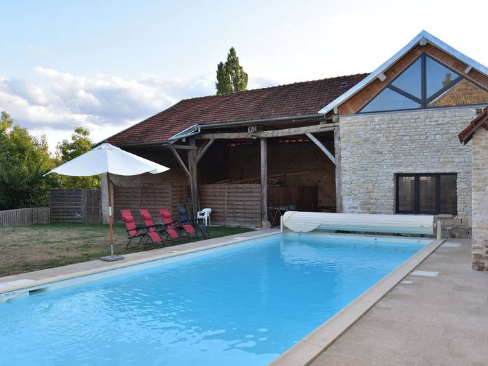 Location de vacances pour 10 personnes, avec Jacuzzi et Terrasse ainsi que Piscine et Sauna dans Poinçon-lès-Larrey