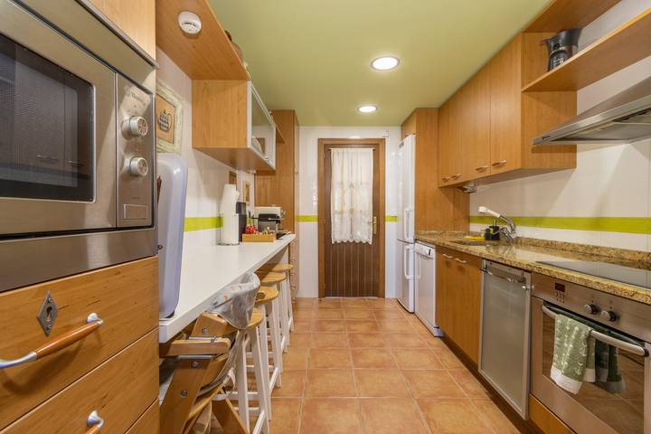 Casa Vacacional 'Un Dúplex Con Encanto' con Vistas a la Montaña, Terraza Privada y Wi-Fi in Jaca, Pirineo Aragonés