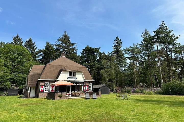 Location de vacances pour 8 personnes, avec jardin dans Rijsbergen