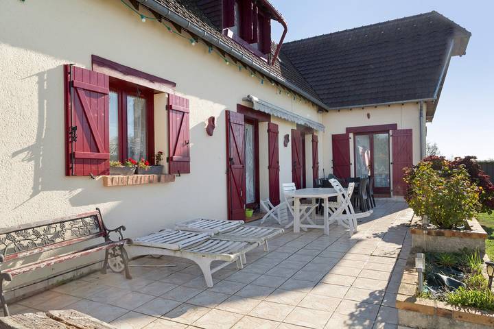 Chambre d’hôtes 'Chambre Bleuet' avec terrasse partagée, jardin partagé et Wi-Fi in Reux, Région de Lisieux