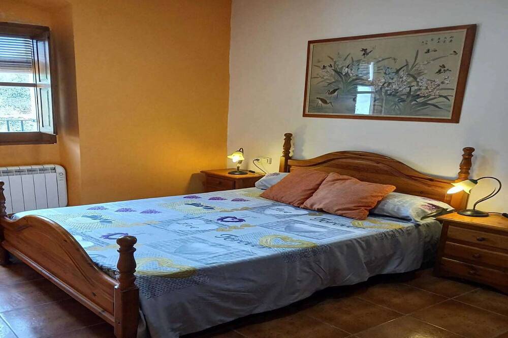 Acogedora casa rural en Catalunya con piscina in Guardiola, Pla de Bages DO