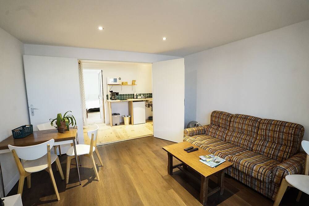Appartement entier, Rdc 1 chambre Saint Jodard. C'est Chouette ! in Saint-Jodard, Région de Roanne