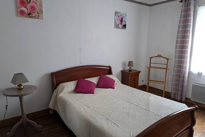 Gîte pour 6 personnes, avec jardin à Saint-Angeau - 3