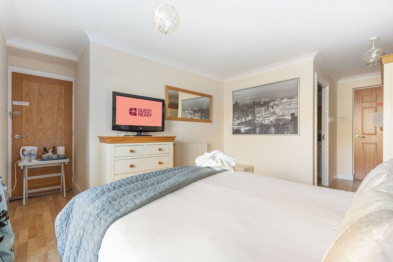 Entire apartment, Guestready - Cosy ensuite room with balcony in Downtown, London