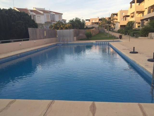 Gîte pour 4 personnes, avec piscine ainsi que jardin et vue à Calabardina - 3