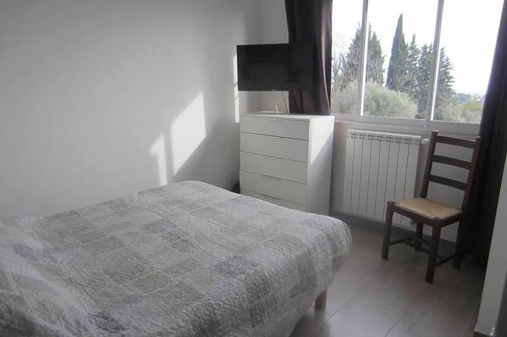 Location de vacances pour 7 personnes, avec balcon et jardin, animaux acceptés à La Gaude - 3