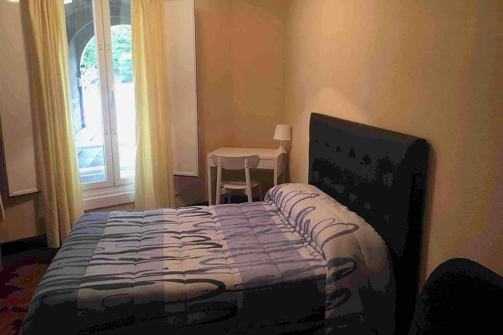 Entire apartment, Homerez - A Coruña Apartment w/ Parking in La Coruña, Galician Coast