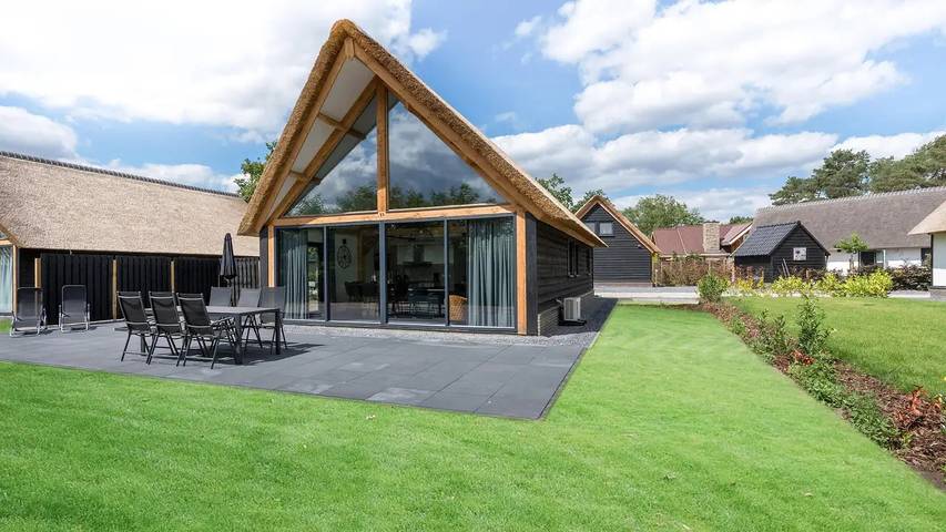 Ferienhaus für 6 Personen, mit Pool und Garten