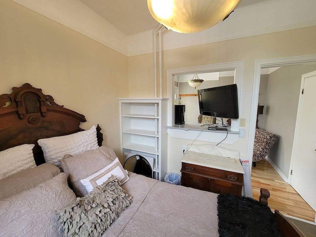 Ganze Wohnung, Carter's Beach Suite. Cozy 2some, kitchen, priv. entrance, center Liverpool. in Region of Queens Municipality, Queens County