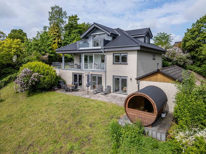 Ferienhaus für 12 Personen, mit Garten und Sauna sowie Seeblick in Holsteinische Schweiz