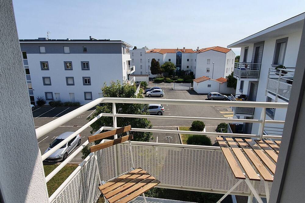 Ganze Wohnung, Quiet studio 2 steps from the old port and station with balcony in La Rochelle, La Rochelle und Umgebung