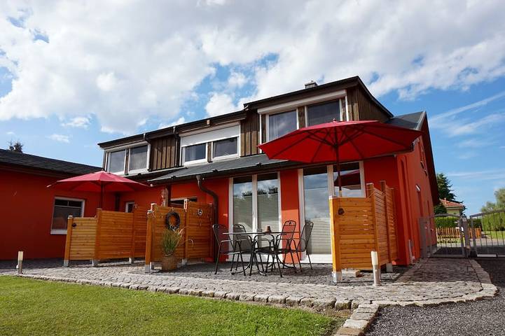 Ferienwohnung für 4 Personen, mit Terrasse und Garten