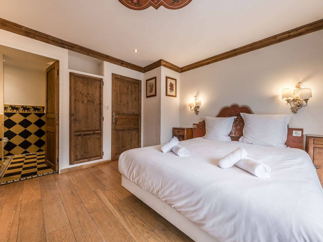 Entire apartment, Spacious ski-in/ski-out apartment - 10 guests in Courchevel 1650 (Moriond), Saint-Bon-Tarentaise