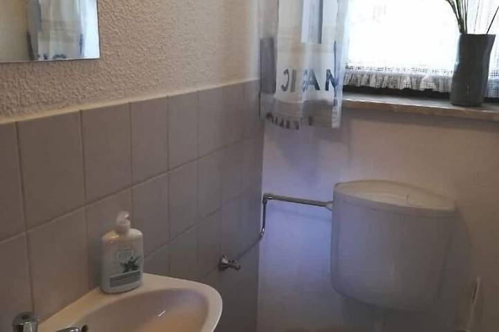 Ganze Wohnung, Gemütliche Ferienwohnung nahe am Waldrand in Bad Griesbach, Bayerische Golf und Thermenland
