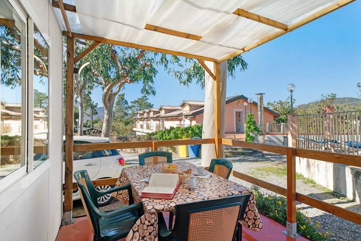Bungalow für 4 Personen, mit Kinderpool und Garten sowie Sauna an der Ligurische Küste - 2