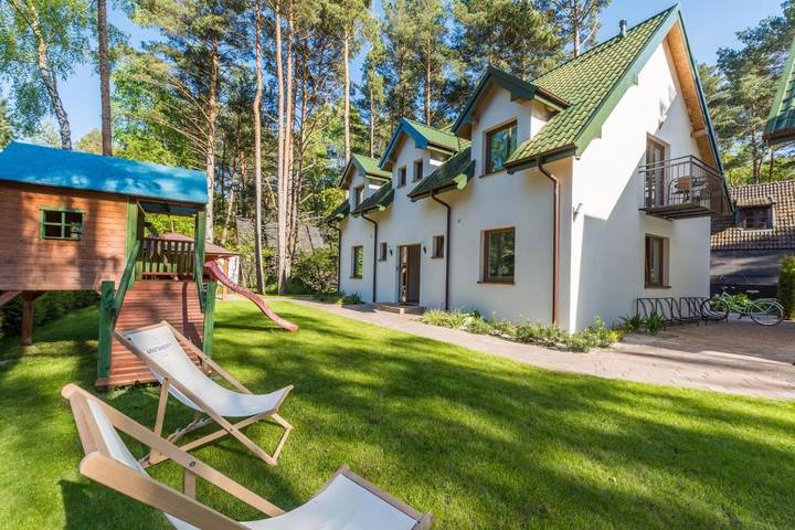 Apartament wakacyjny dla 4 osób, z ogród i balkon oraz sauna w Krokowa
