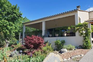 Location de vacances pour 4 personnes, avec terrasse et jardin à Saint-Hippolyte-du-Fort