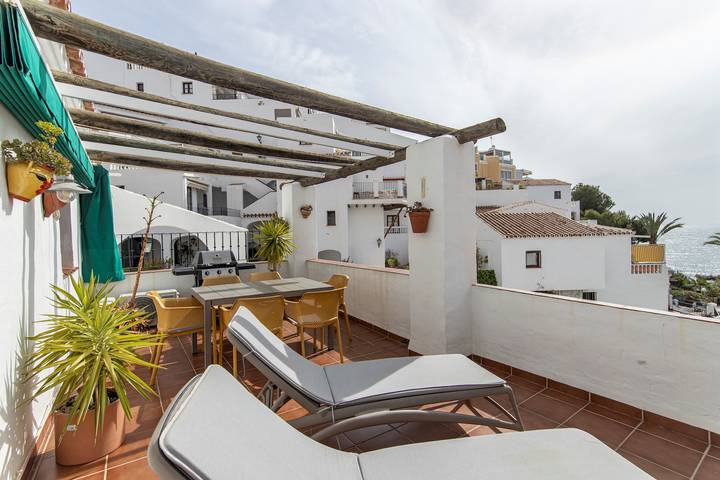 Ganze Wohnung, Ferienwohnung für 4 Personen mit Pool in Playa de Burriana, Nerja